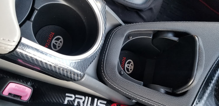 プリウスのシンプルスタイル・爆光に関するカスタム事例の投稿画像6枚目