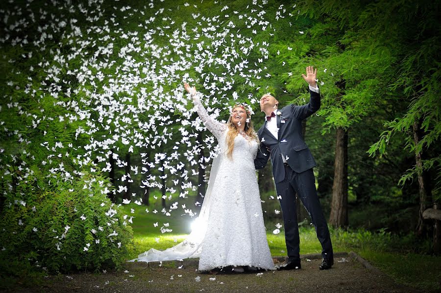 Fotógrafo de casamento Rafał Niebieszczański (rafalniebieszc). Foto de 26 de setembro 2016