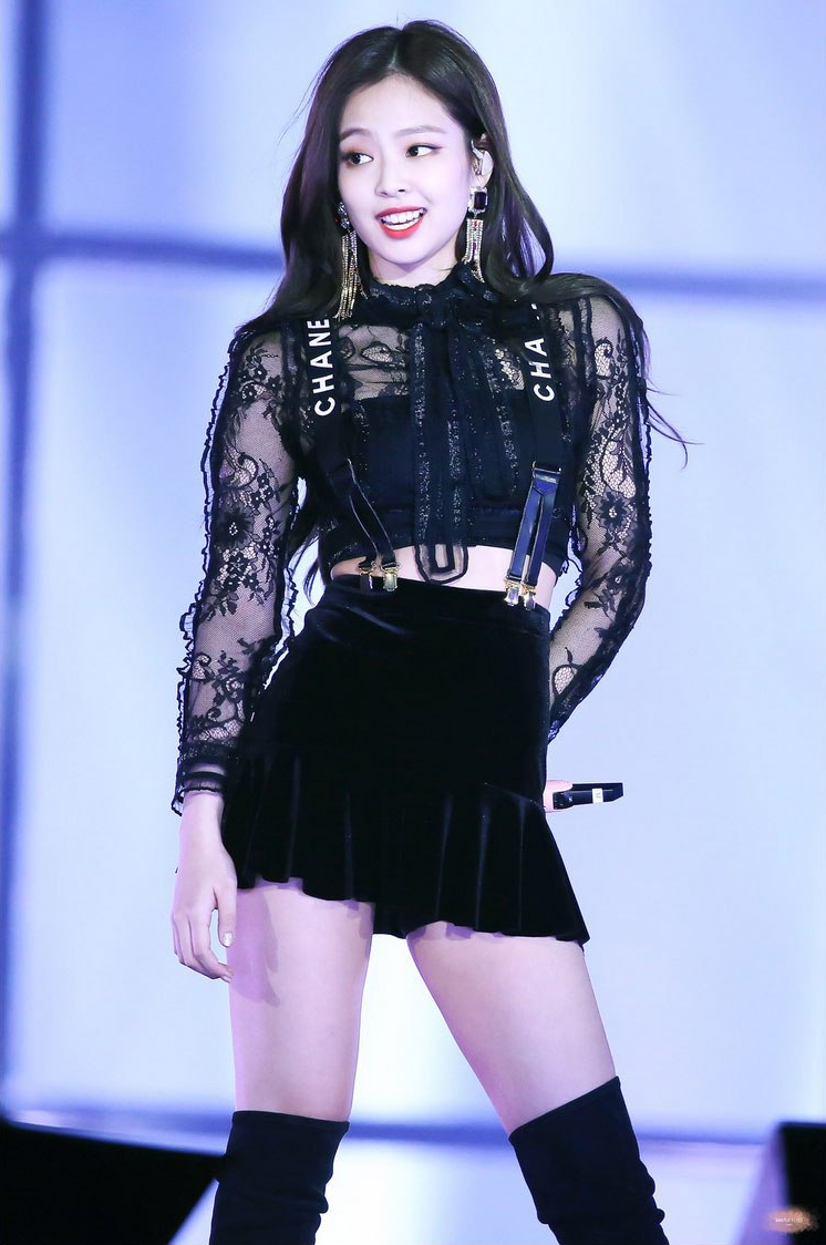 10+ Times BLACKPINK's Jennie Flaunted Her Long, Slender Legs In Thigh ...