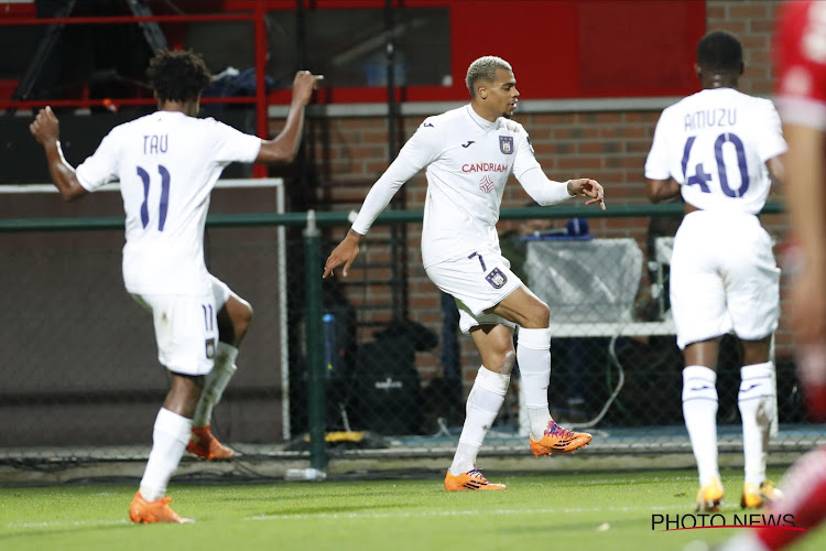 Het paard van Troyes? Hij was op weg naar Anderlecht en poseerde al in paars-wit, maar kiest nu voor Franse tweedeklasser