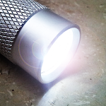 Cover Image of ダウンロード TORCH - simple flashlight 2.1 APK