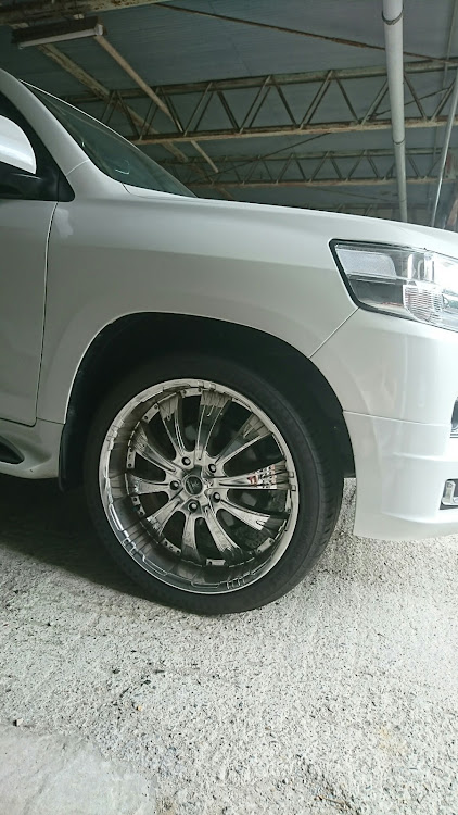 ランドクルーザーの写活・キャンギャル・京都ドライブ・スパッタゴールド・梅雨の晴れ間に関するカスタム事例の投稿画像5枚目