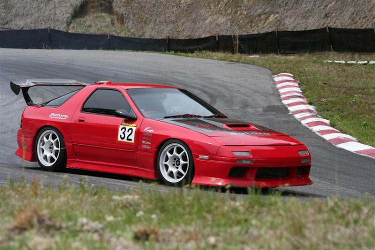 RX-7の右斜め前写真展に関するカスタム事例の投稿画像2枚目