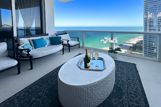 Apartment with pool 5