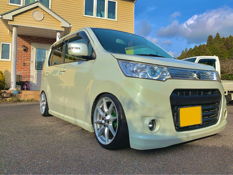 ワゴンRスティングレーの#洗車・トレッドパターン選手権・アイドリングストップバッテリー交換に関するカスタム事例の投稿画像1枚目
