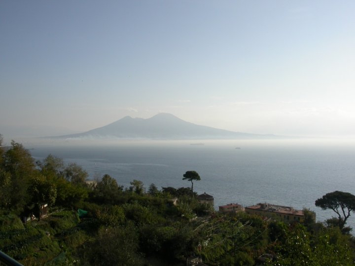 il vesuvio sulle nuvole di rpiccoli