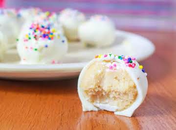 no bake golden oreo truffles.