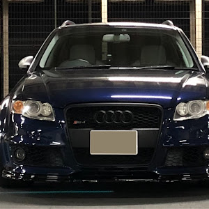 RS4 アバント B7