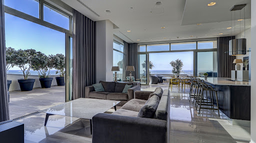 Prestige apartment / penthouse for rent in Sliema (Malta) - Modern living room with sea view and terrace