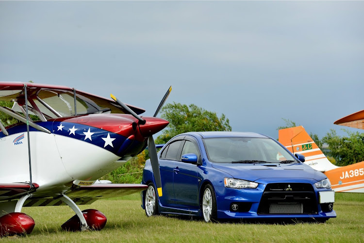 ランサーエボリューションの飛行機・ドライブに関するカスタム事例の投稿画像1枚目