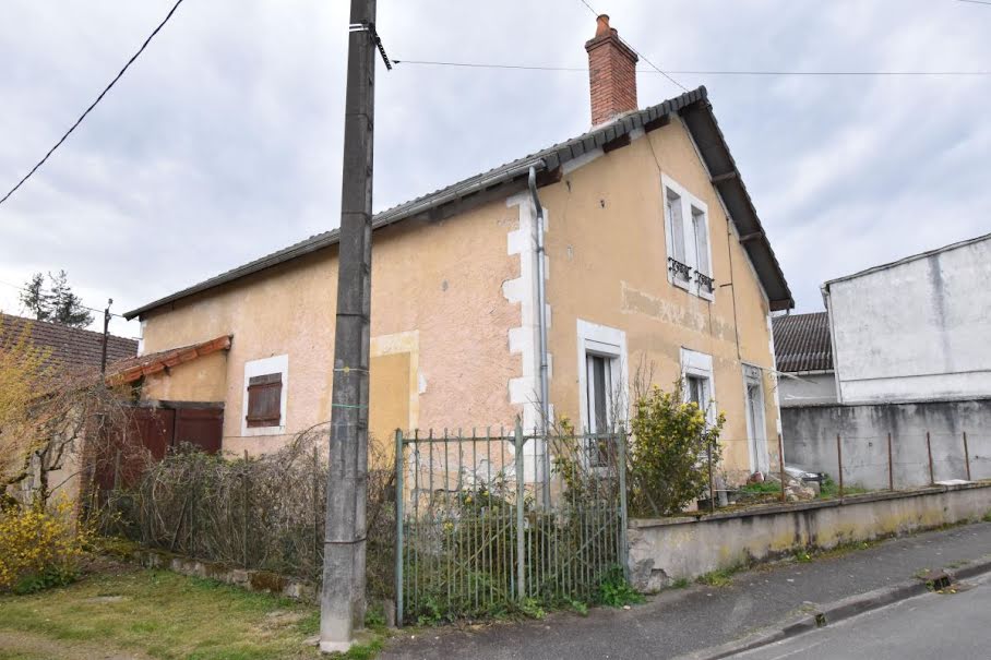 Vente maison 2 pièces 230 m² à Cosne-Cours-sur-Loire (58200), 83 000 €