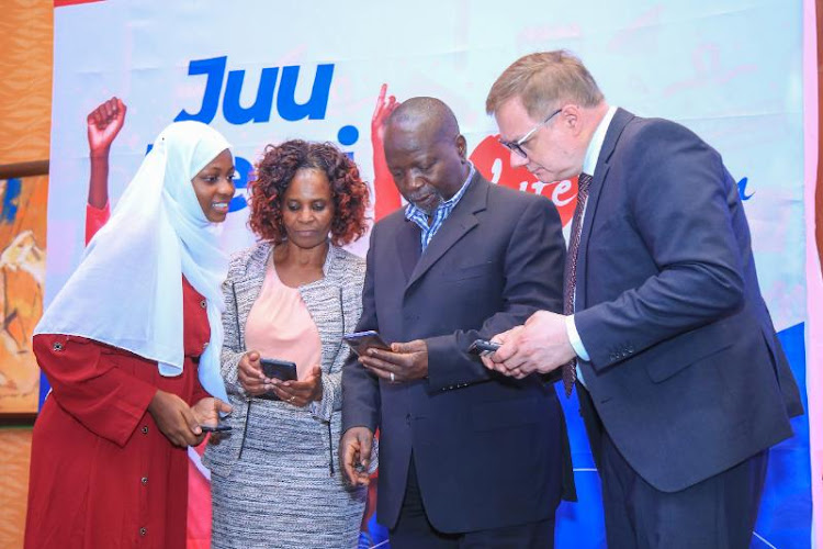 and Frank Strelow Bayer Pharma, Head of Sustainability, during the launch of the Life Yangu platform.