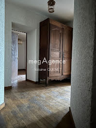 appartement à Mur-de-Barrez (12)