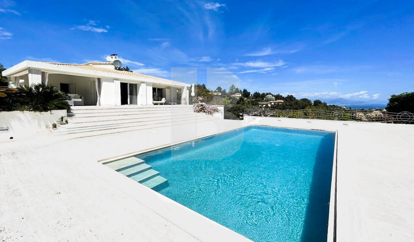 Villa with pool and garden Vallauris