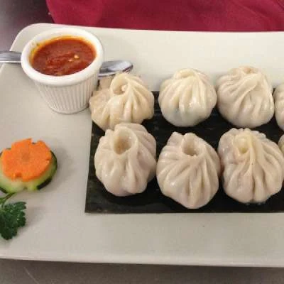 Classic Steamed Veg Momos