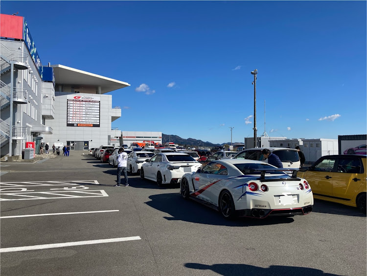 マークXの富士スピードウェイオフ会・ルーキーレーシングガレージ・富士モータースポーツフォレストウェルカムセンターに関するカスタム事例の投稿画像6枚目