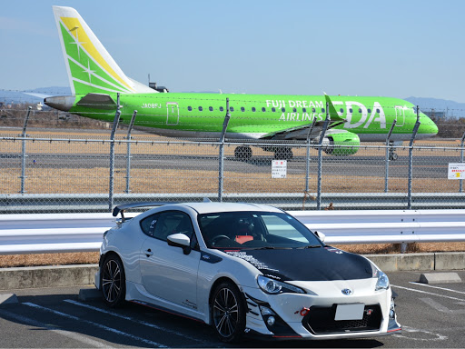 86 Zn6のナイトオフ エアポートウォーク名古屋 映画鑑賞 飛行機とコラボ 寝そべり ラブライブに関するカスタム メンテナンスの投稿画像 車のカスタム情報はcartune