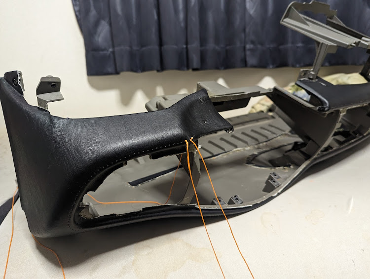 R2のDIY・ダッシュボード加工・内装カスタム・お盆休み・ナマポアルファロメオに関するカスタム事例の投稿画像3枚目
