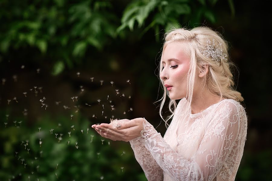 Fotógrafo de casamento Oksana Ivaniy (ivaniy). Foto de 31 de maio 2017