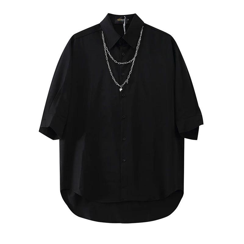 Camisa de manga tres cuartos con diseño de cadena, elegante y audaz, para un look rudo y atractivo, perfecta para hombres con estilo.