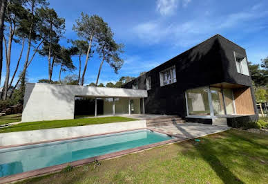 Maison avec piscine et jardin 20