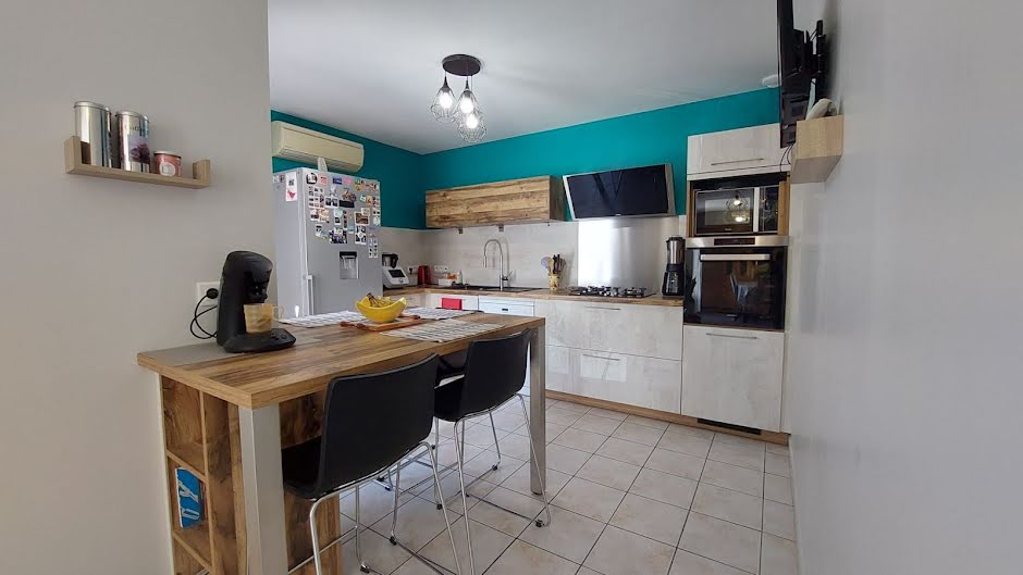 Vente maison 5 pièces 92.8 m² à Neschers (63320), 254 000 €