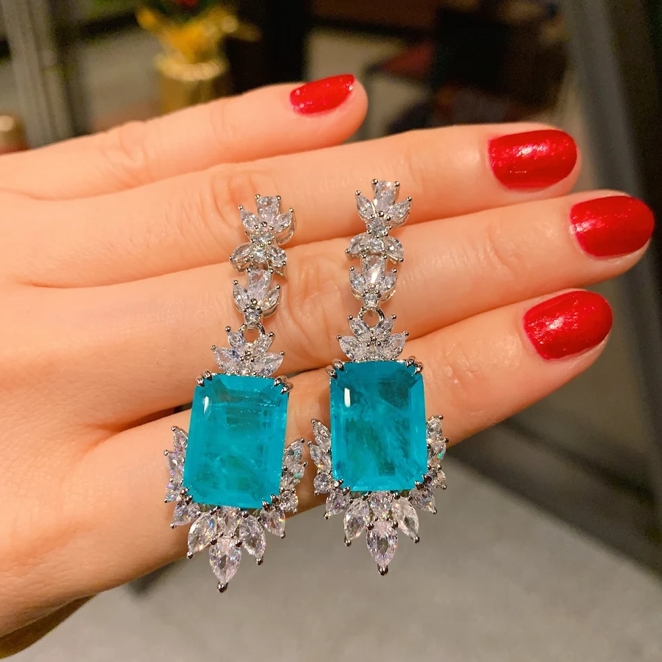 Ensemble de bijoux Création Diamants Bague Collier Boucles d'oreilles Un bijou unique pour briller en toute occasion Élégance intemporelle