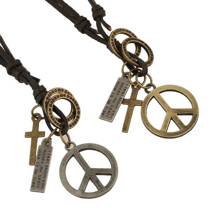 Vredesteken koeienhuid ketting vintage leer. Een unieke en stijlvolle accessoire voor een bohemien en vintage look.