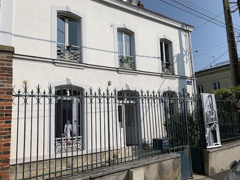 Location  locaux professionnels  45 m² à Chateau-thierry (02400), 800 €