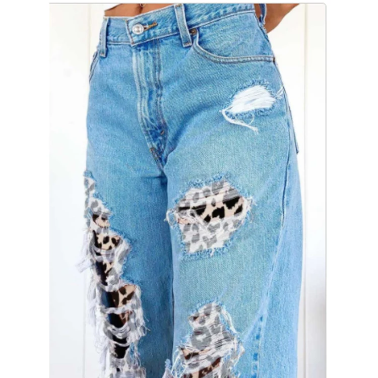 Jeans de mujer con efecto de estampado de leopardo rasgado y aspecto fino, perfectos para un look moderno y elegante.