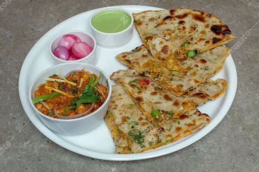 Amritsari Kulcha With Chhole