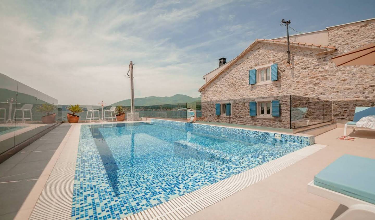 Property with pool Tivat