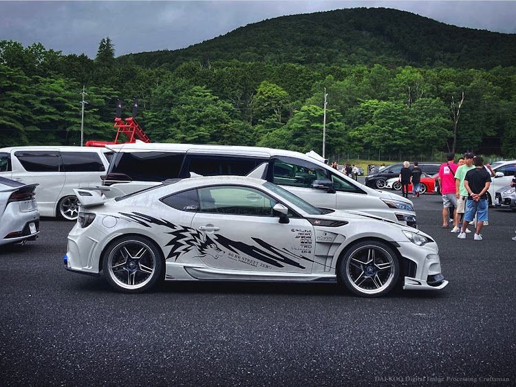 86のRCF・ROWEN・富士スピードウェイ・KUHL & VRARVA 大感謝オフ会・一部フィクションが含まれていますに関するカスタム事例の投稿画像4枚目