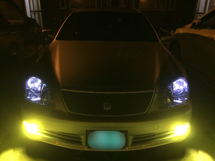 クラウンアスリートのcartunefriends・cartune友の会・3000k・イエローフォグ・イエローイエローに関するカスタム事例の投稿画像4枚目