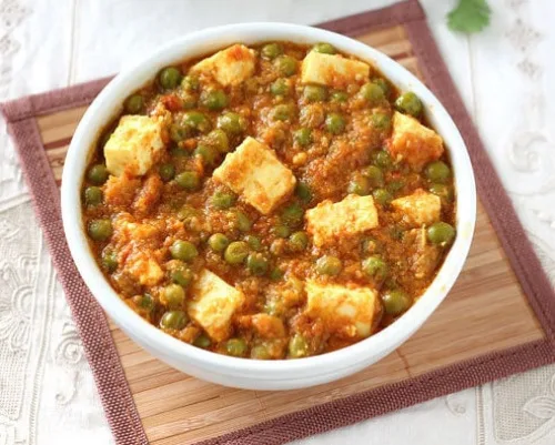 Matar Paneer [gravy]