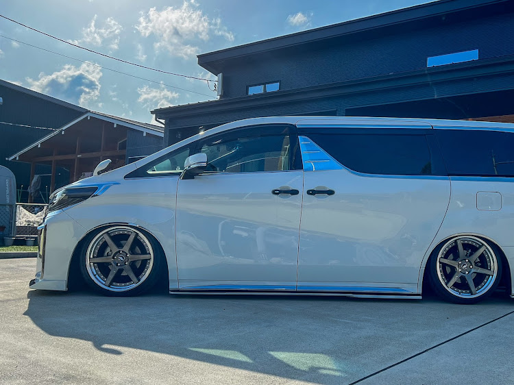 masa1020さんが投稿したkuhl コンプリートカー・kuhlナンバーステー・Kuhl Racing・kuhl・KUHLコンプリートに関するカスタム事例の投稿画像4枚目