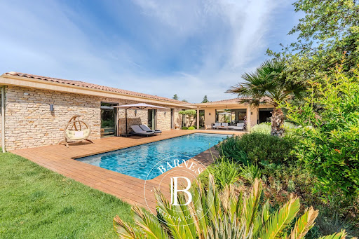 House with pool and garden 4