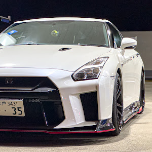 NISSAN GT-R