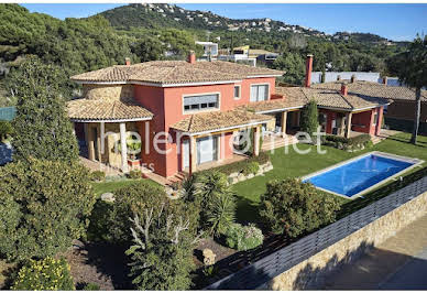 House with pool and terrace 11