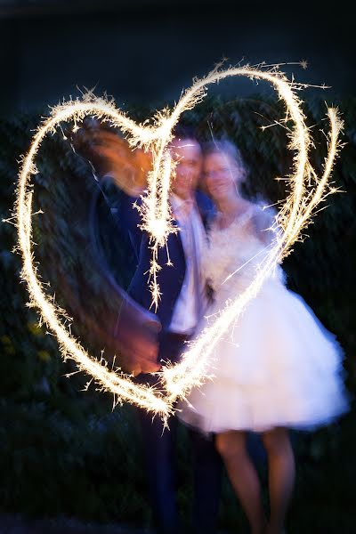 Fotógrafo de casamento Aleš Povondra (povondraales). Foto de 28 de fevereiro 2019