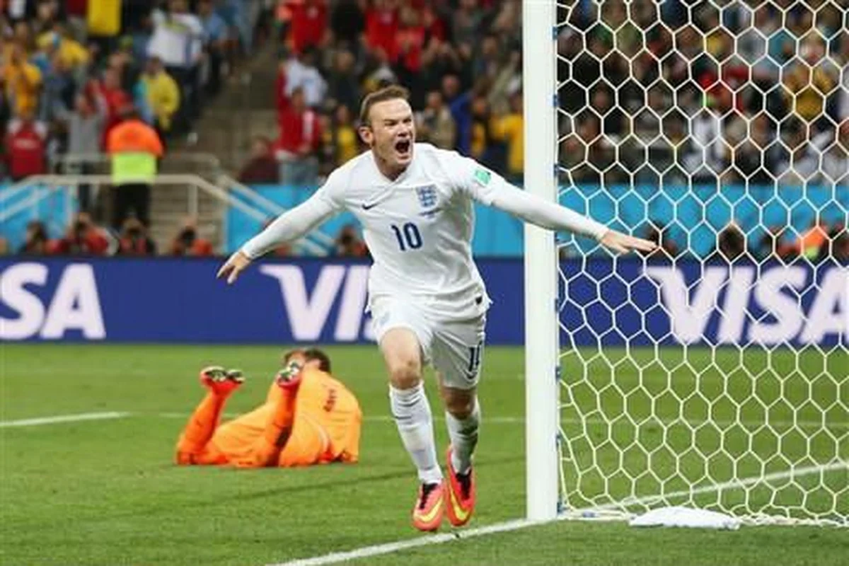 Rooney denkt dat Gouden Bal naar Ronaldo zal gaan: "Hij heeft Messi overtroffen"