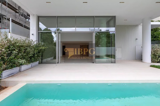 Appartement avec terrasse et piscine 2