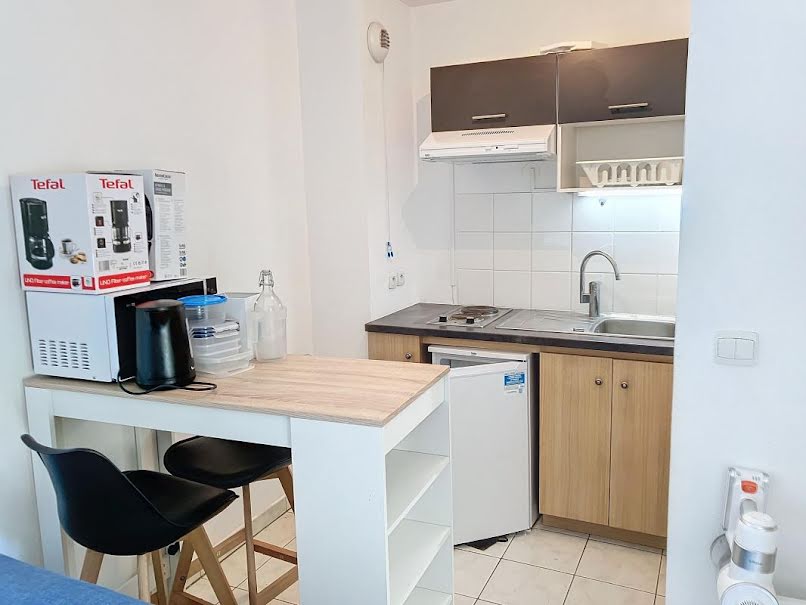 Location meublée appartement 1 pièce 28 m² à Montfavet (84140), 472 €