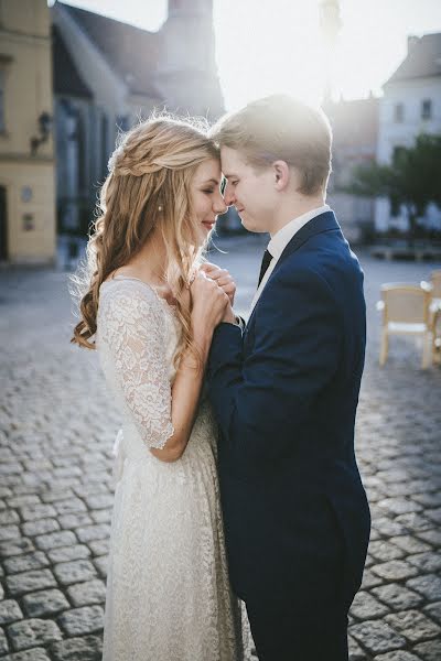 Wedding photographer Szabolcs Locsmándi (thelovereporters). Photo of 17 November 2021