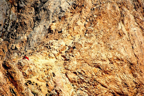 Quel brutto punto rosso sul Gran Sasso di mrk982