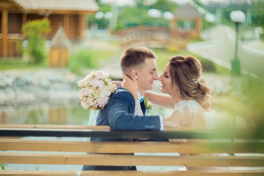 Fotógrafo de casamento Andrey Nazarenko (phototrx). Foto de 18 de julho 2016