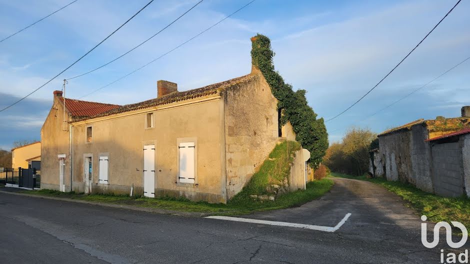 Vente maison 4 pièces 190 m² à Val en Vignes (79290), 30 000 €