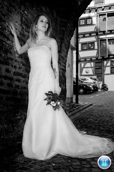 婚礼摄影师Florentina Gurrieri（florentinagurri）。2016 4月10日的照片