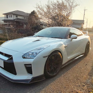 NISSAN GT-R