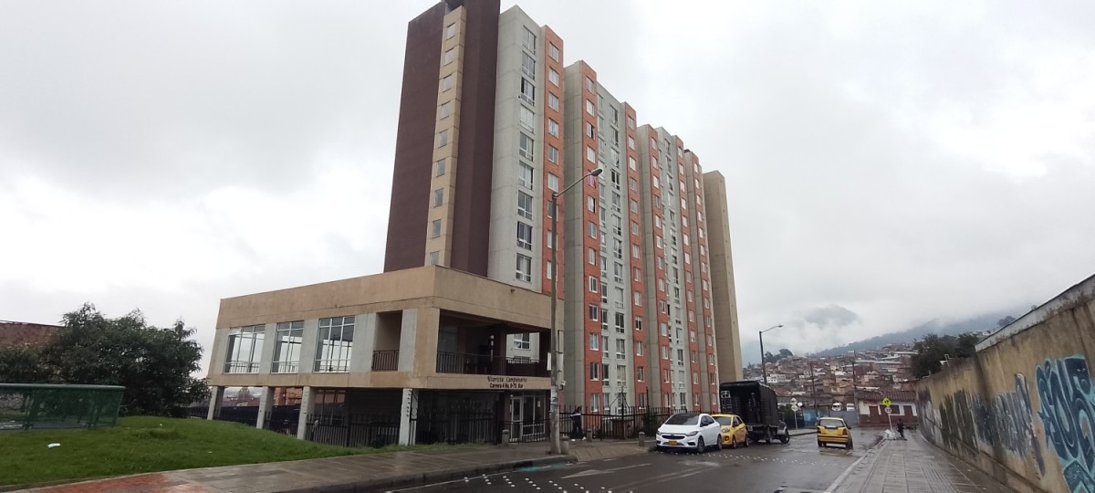 Apartamento En Arriendo - Las Brisas, Bogota